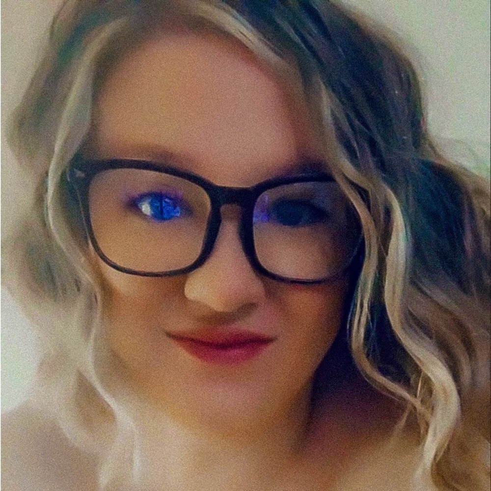Meet your Posher, Kayla